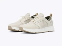 Water-Friendly Travel Sneakers Image 3