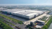 Automated Apparel Warehouses Image 2
