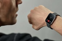 Low-Cost Feature-Packed Smartwatches Image 2