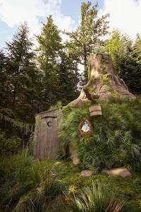 Filmic Swamp Accommodations Image 3