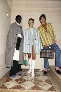 Luxe Spring-Centric Bold Fashion Image 3
