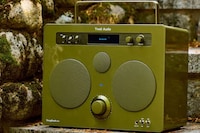 Nostalgic Streaming Speakers Image 2