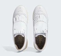 Heritage-Inspired Spike-Free Golf Shoes Image 3