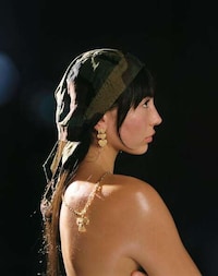 Dynamic Fall-Centric Jewelry Image 3