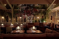 Salon-Like Dining Experiences Image 2