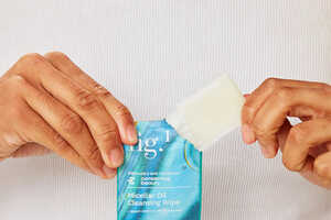 Dissolving Micellar Wipes Article Thubnail