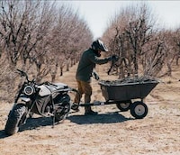 Beefy Off-Road Electric Motorcycles Image 4