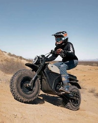 Beefy Off-Road Electric Motorcycles Image 5
