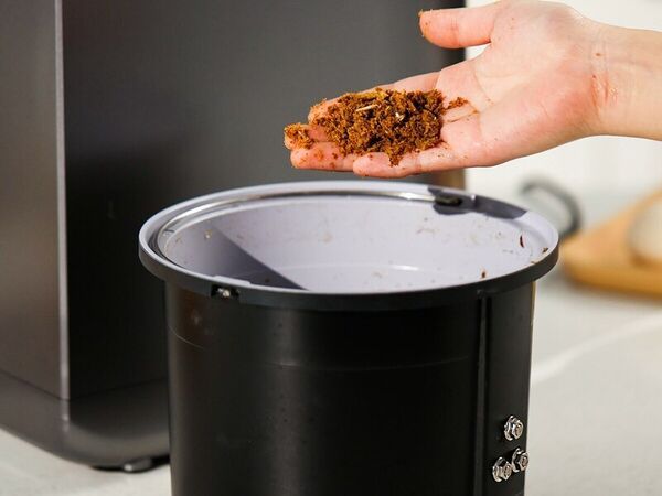 Airthereal Electric Kitchen Countertop Composter, Turn Food Waste into Dry  Compost Fertilizer in 4 Hour