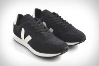 Cozy Sustainable Sneaker Styles Image 6