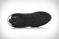 Cozy Sustainable Sneaker Styles Image 7