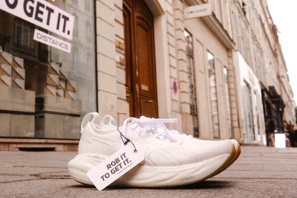Sneaker-Stealing Campaigns Image 2