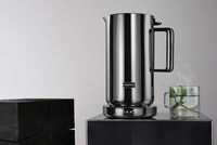 Minimal Metallic Stealthy Kettles Image 1