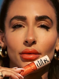 Comfort-First Gloss-Balms Image 3