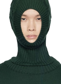 Ireland-Inspired Fall Streetwear Image 3
