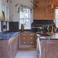 Victorian Home-Transformmed Luxe Residence Image 4