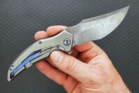 Intricately Designed Pocket Knives Image 1