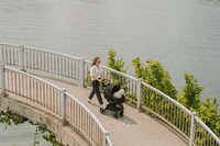 Safety-Focused Pet Travel Carriers Image 4