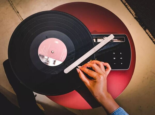 Slim Portable Audio Turntables