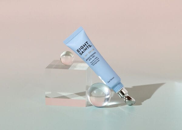 Illuminating Eye Gels