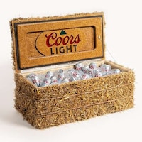 Seasonal Straw-Made Beer Coolers Image 2