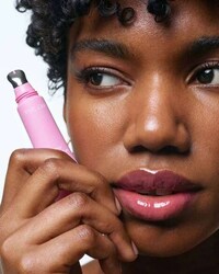 Vibrant Lip Plumping Shades Image 1