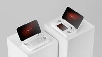 Handheld Clamshell PCs Image 2