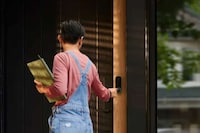 Sleek Weatherproof Doorbell Cameras Image 4