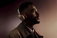 Noise Cancelling Wireless Headphones Image 2