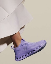 Luxurious Minimal Sneakers Image 1