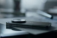 Foldable Flagship Smartphone Models Image 3