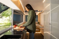 Self-Hitching Electric Camping Trailers Image 6