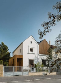 Juxtaposing History-Preserved Homes Image 2