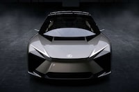 Luxury Long-Range Electric Sedans Image 5