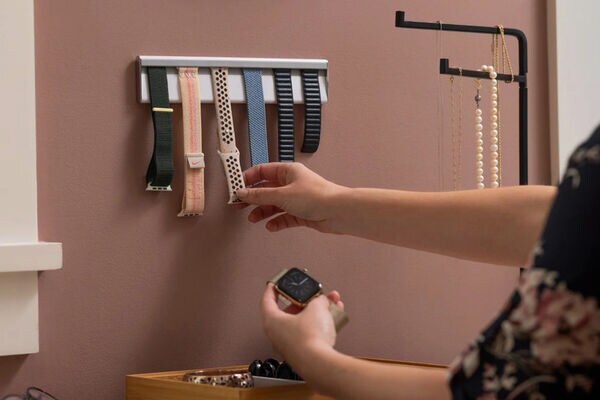 Smartwatch Strap Storage Mounts