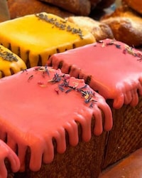 Viral Croissant Cubes
