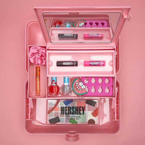 Nostalgic Cosmetic Cases