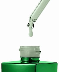 Super-Soothing Jade Serums Image 3