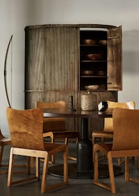 Antique-Specializing Design Galleries Image 4