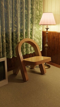 Dynamic Structural Chair Designs Image 2