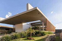 Sleek Contemporary Brazilian Homes Image 1
