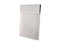 Device-Charging Laptop Sleeves Image 3