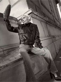 Timeless Influencer-Backed Womenswear Image 2