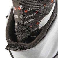 Sporty Winter Boots Image 4