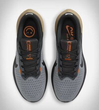 Neutral Support Training Sneakers Image 3