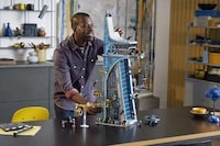 Detailed Superhero Building Sets Image 1