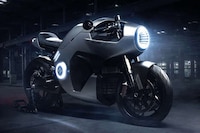 AR-Equipped Electric Motorcycles Image 1