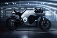 AR-Equipped Electric Motorcycles Image 3