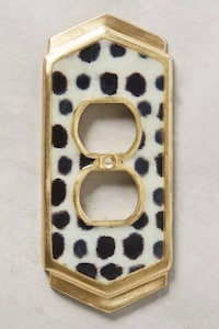 Easy-to-Install Outlet Covers Image 4