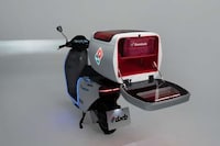 Warming Delivery E-Bikes Image 1